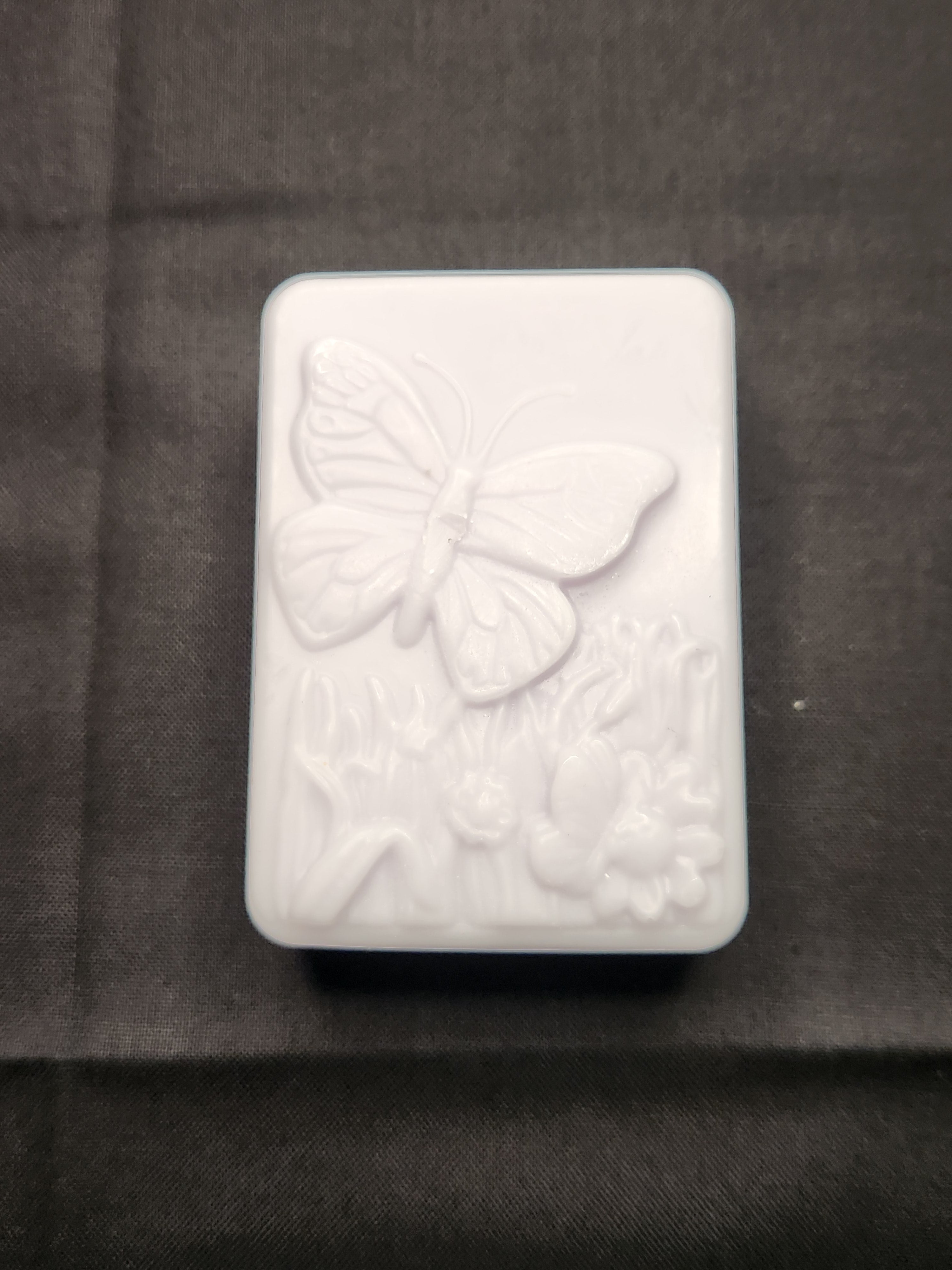 Honeysuckle Tallow Soap with Jojoba Oil  4oz. Bar
