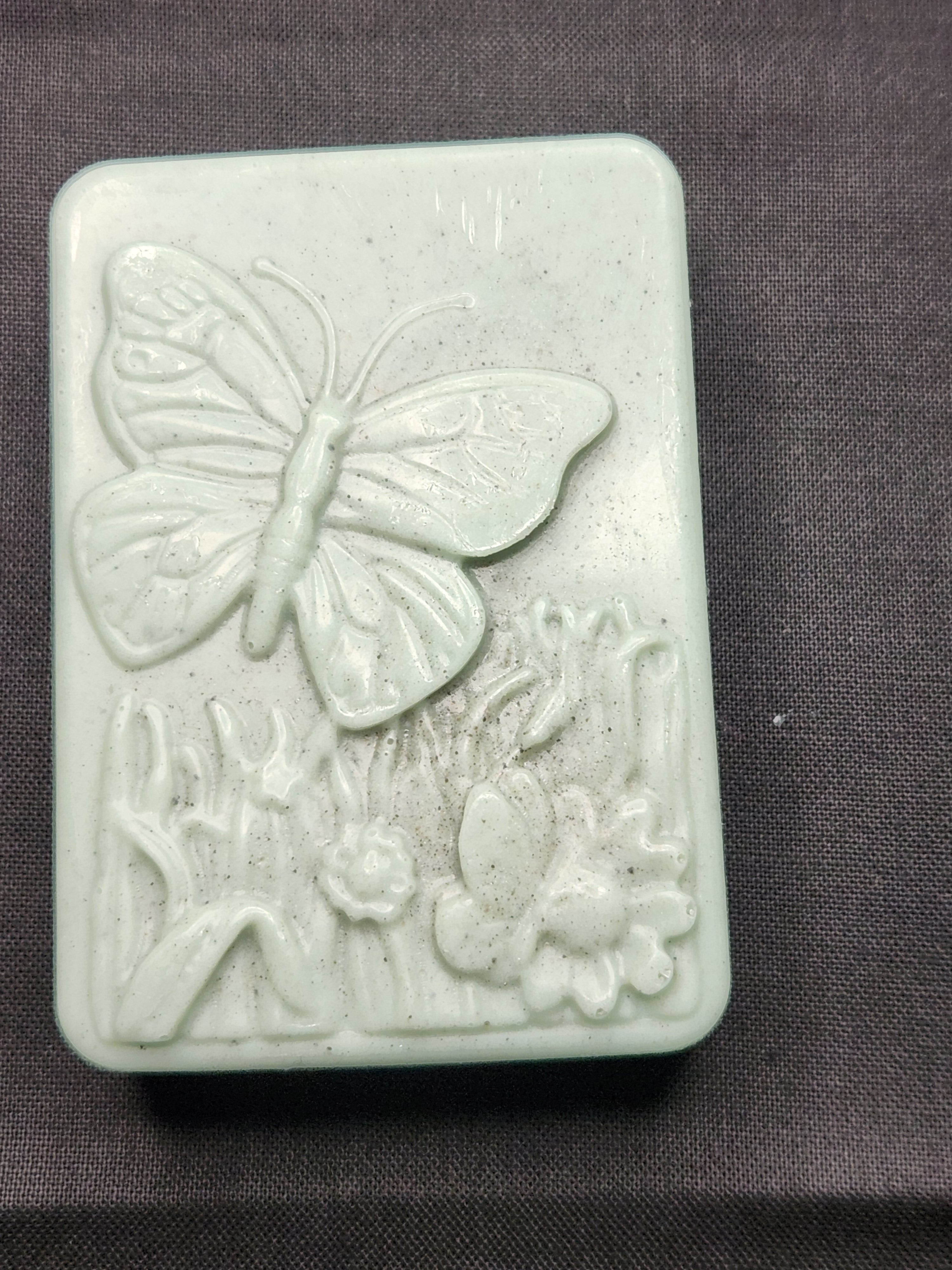 White Orchid Tallow Soap with Bentonite clay & Jojoba Oil 4oz. Bar
